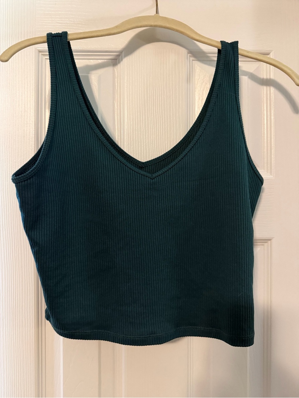 Hollister Cropped Ribbed V Neck Tank Top L